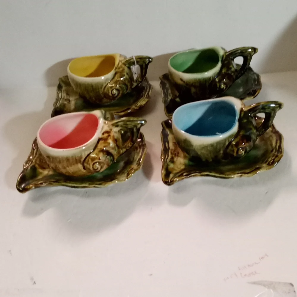 Vtge 8-Pc. Japan Shell Cups & Saucers 50s Porcelain Drip Glaze FLORIDA Engraved